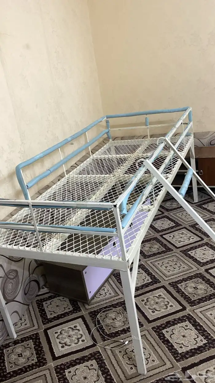 سرير حديد 0