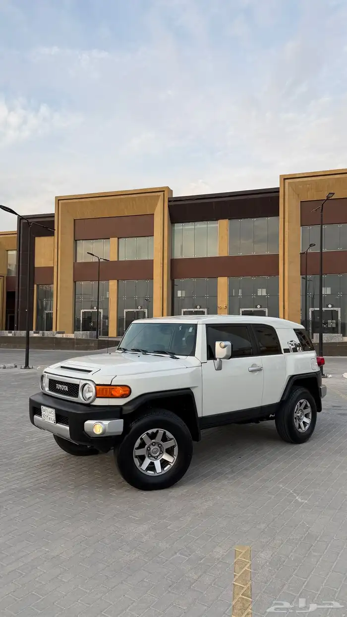 تايوتا FJ موديل 2016 0