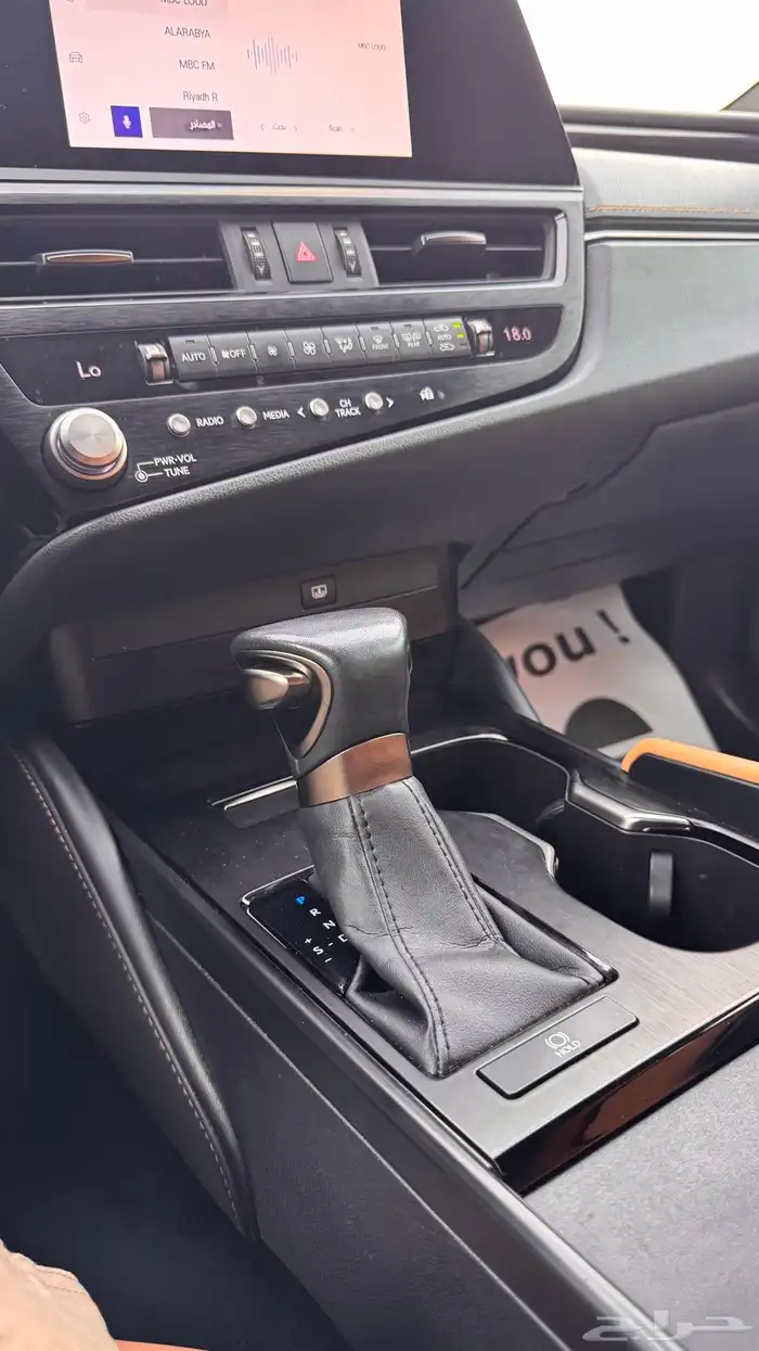 للبيع لكزس 2023 -4 سلندر -ES250 - ممشى قليل جدا 12