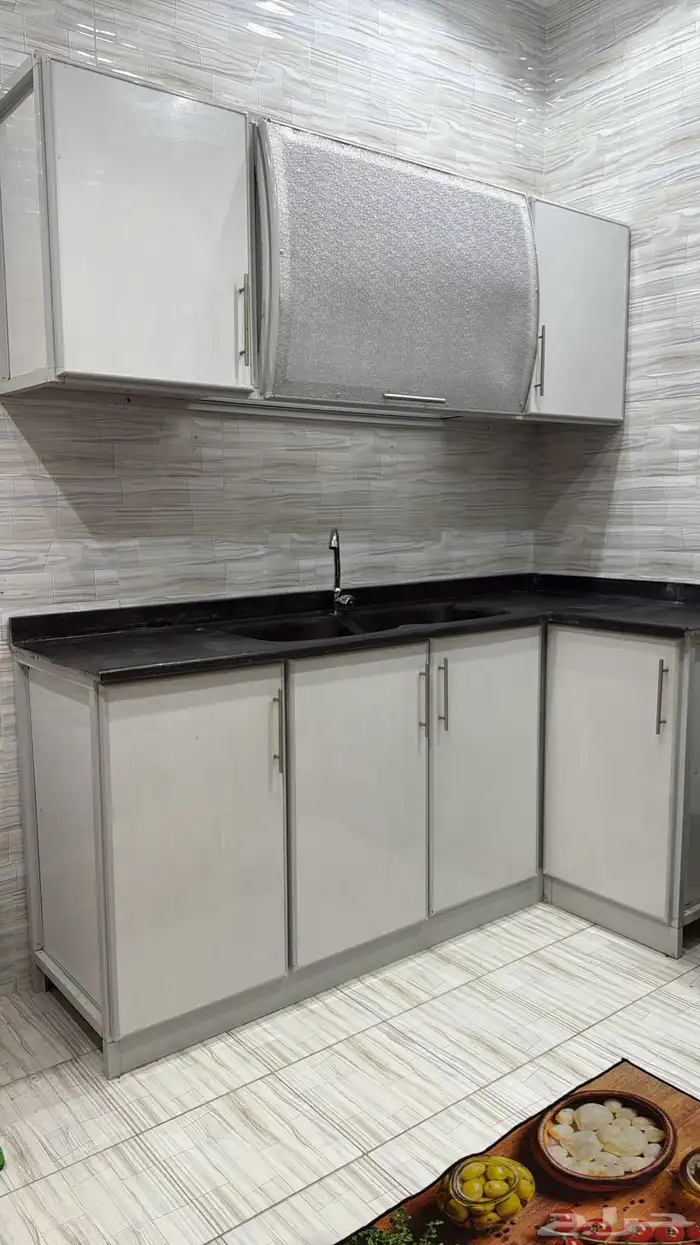 مطبخ صغير 180x50 نظيف وبحاله جيده الجاد مابقصر معه 1