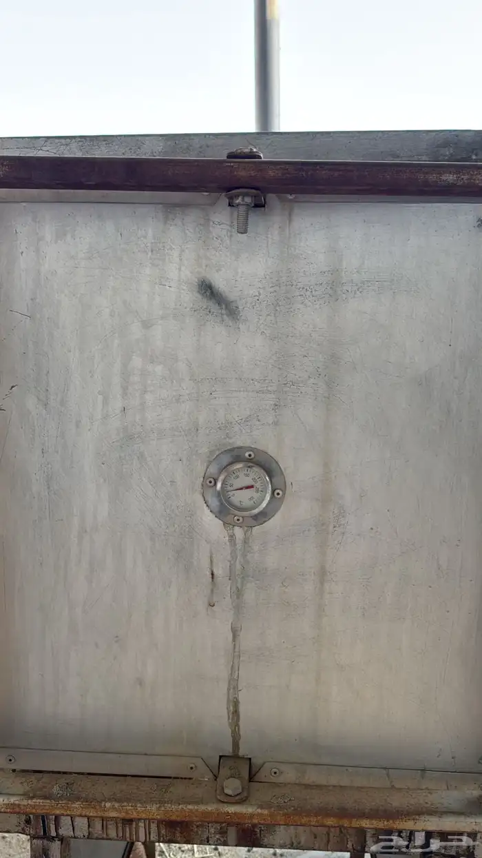 دورة مياه مخيم وخزاننين ماء 1000L ومندي 3