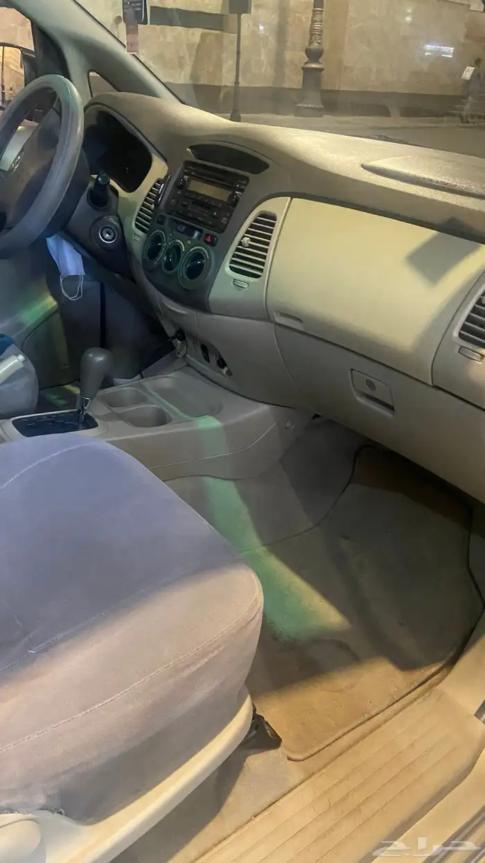 انوفا للبيع 2010 قير اتوماتيك 0