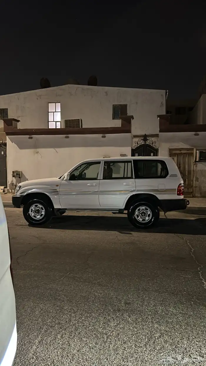 للبيع جيب موديل 2000 2