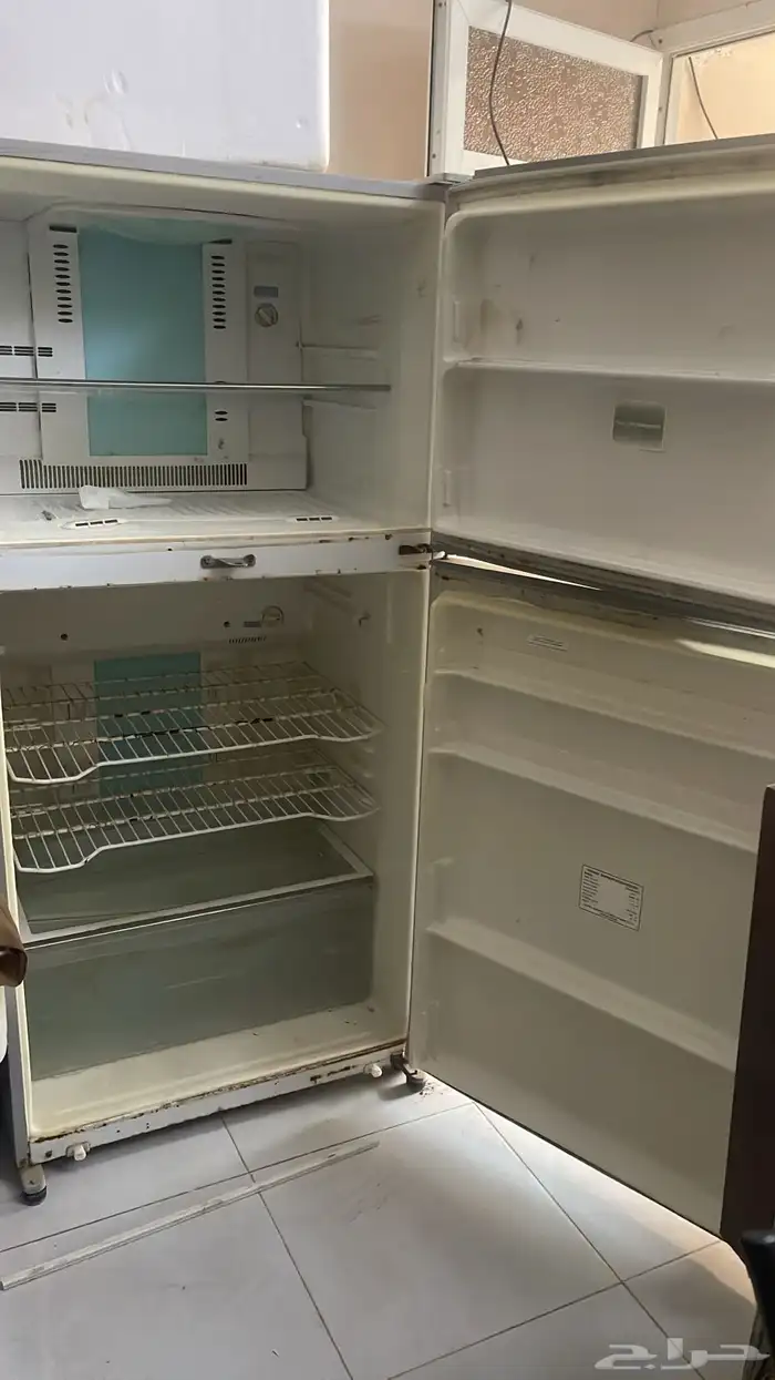 ثلاجة توشيبا مشروطة من ناحية البرودة المشكلة فقط اسفل الباب 0