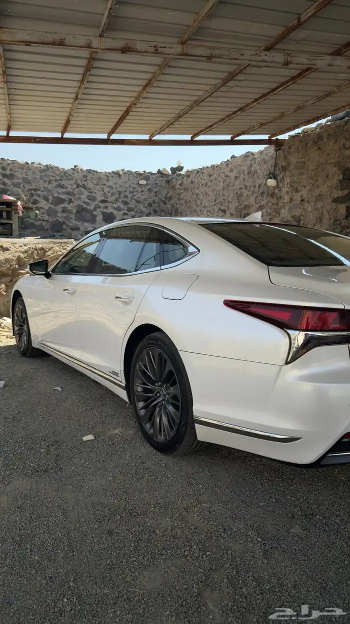 لكزز LS500 h شرط 2018 3