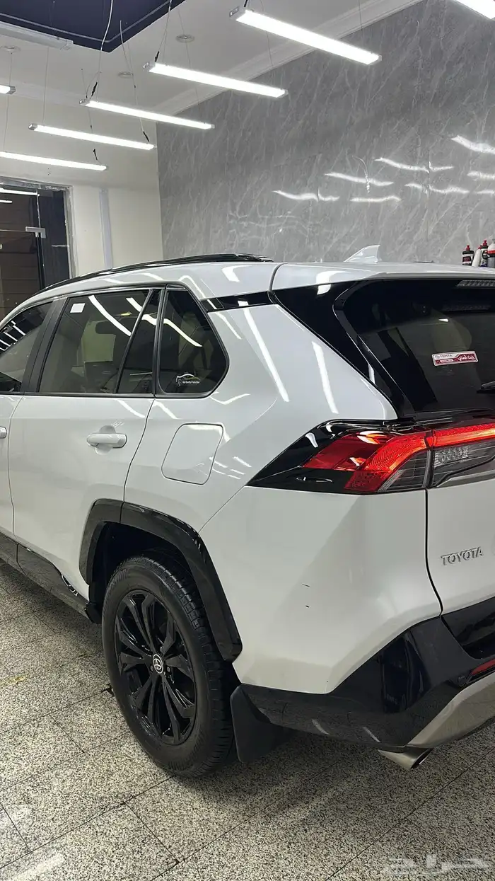 تويوتا رافور 2023 2