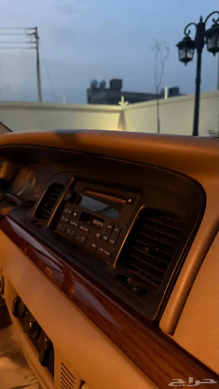 فورد كراون فكتوريا 2011 مدني مخزن 45