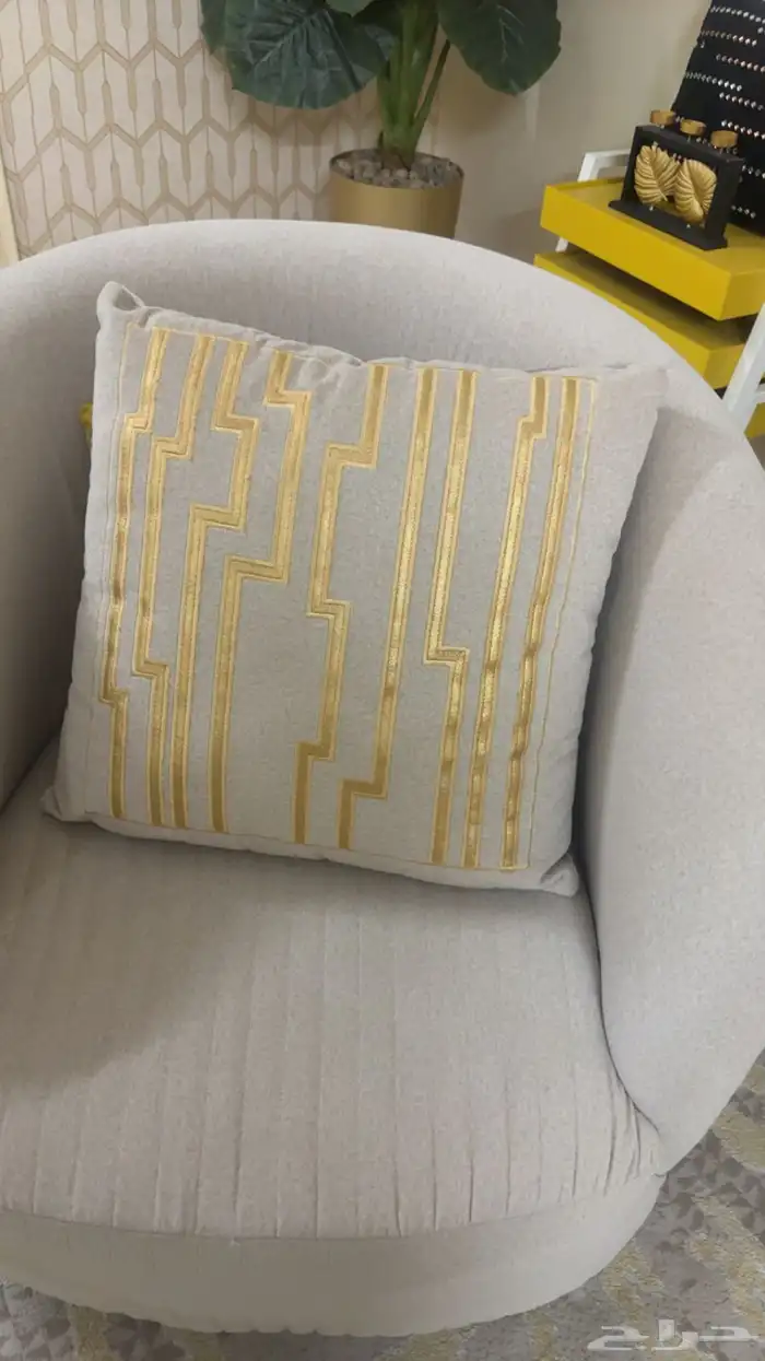 كنب للبيع 6 قطع بسعر 4000 الاف للامانه جديد أخذته بسعر 7000 7