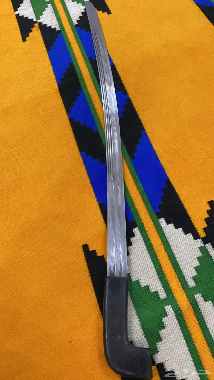 سيف حديد قديم يقص المسمار 1