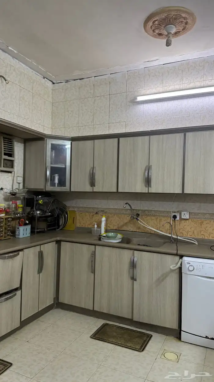 دولاب للبيع 4