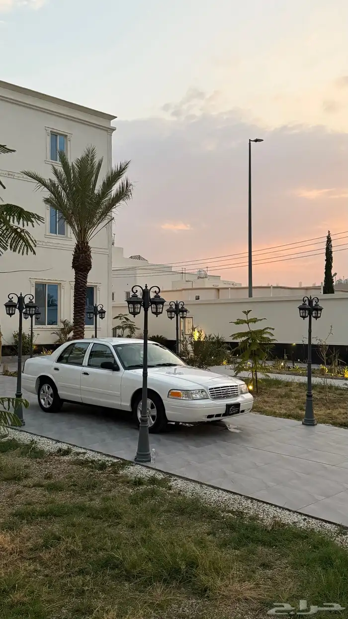 فورد كراون فكتوريا 2011 مدني مخزن 24