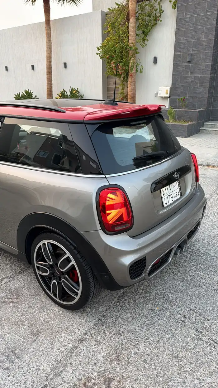 مني كوبر جون وورك 2020 21