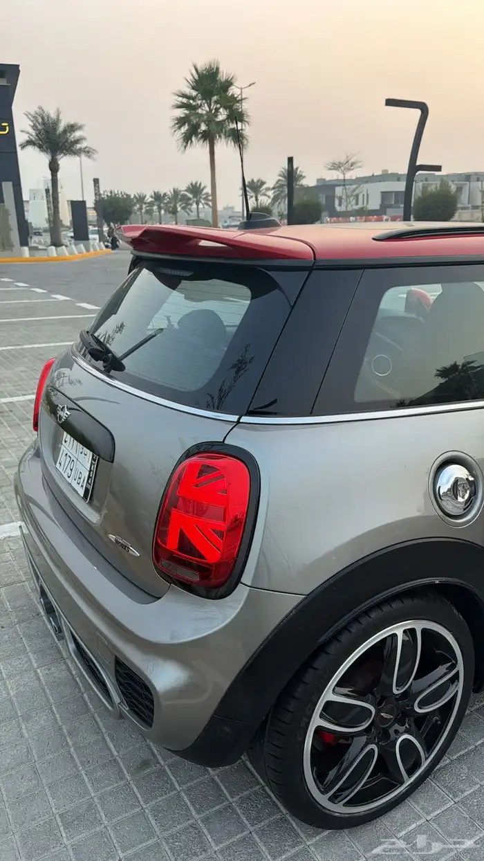 مني كوبر جون وورك 2020 15