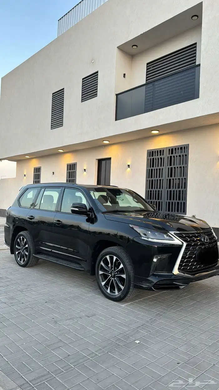 لكزس 2021 LX570 بلاك ادشن اصل سعودي فل كامل DD 5