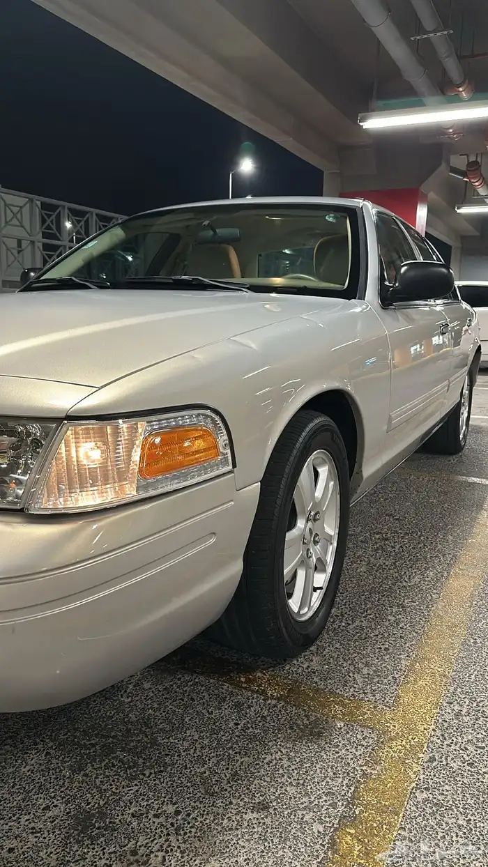 فورد فكتوريا 2011 1