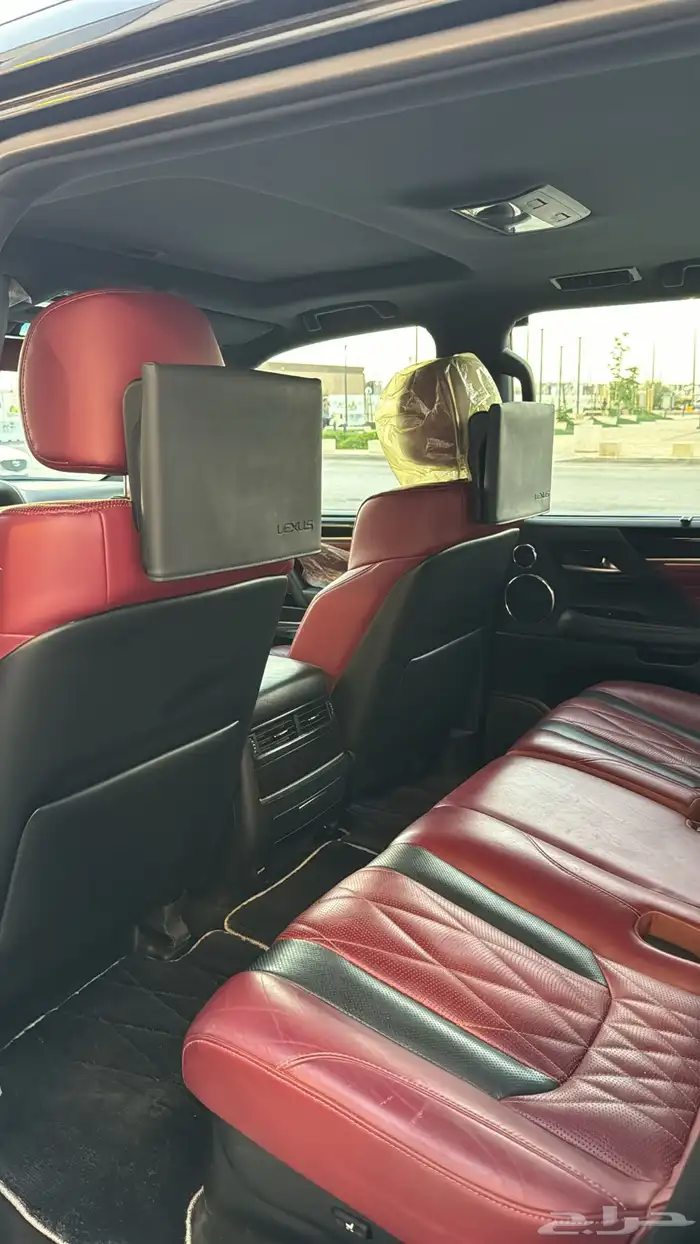 لكزس 2021 LX570 بلاك ادشن اصل سعودي فل كامل DD 24