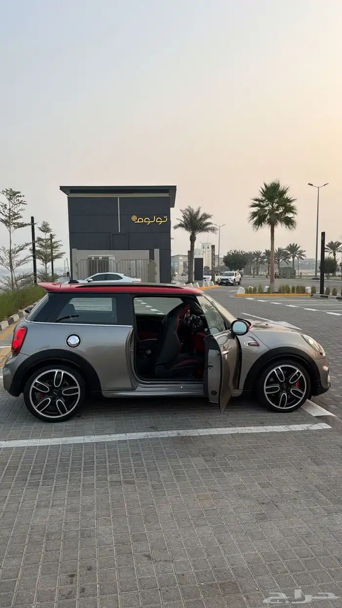 مني كوبر جون وورك 2020 30