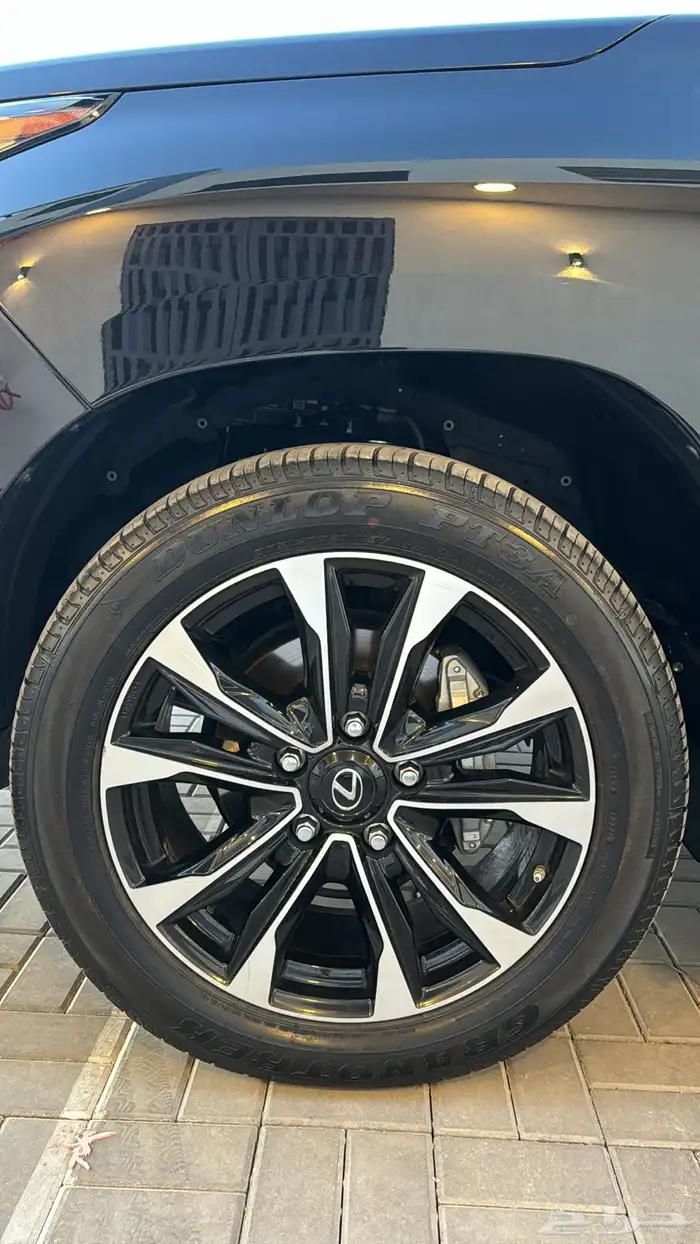 لكزس 2021 LX570 بلاك ادشن اصل سعودي فل كامل DD 37