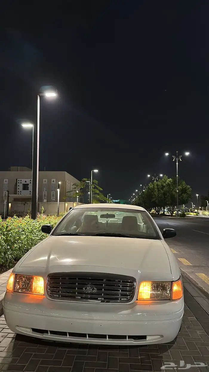 فورد فكتوريا 2011 2