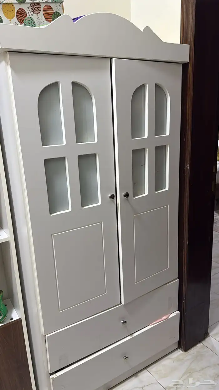 دولاب اطفال وسيع وانيق 0