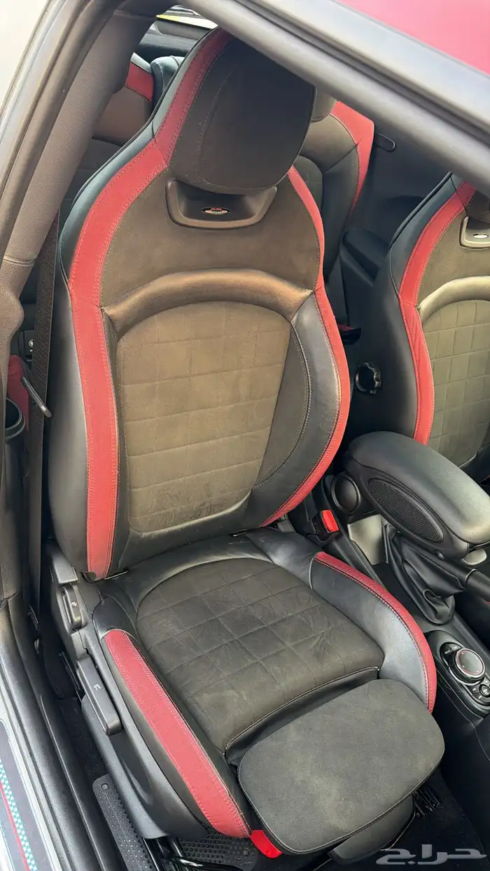 مني كوبر جون وورك 2020 31