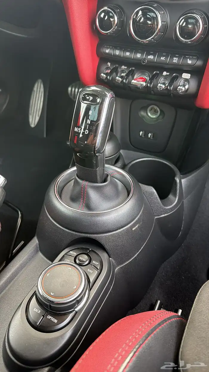 مني كوبر جون وورك 2020 38