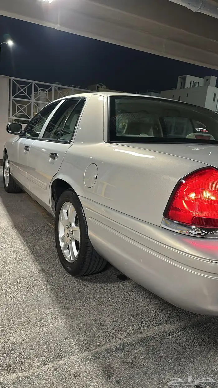 فورد فكتوريا 2011 9