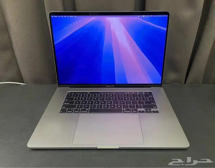 MacBook Pro i9 64gb ram 500gb ssd 8gb graphics 7