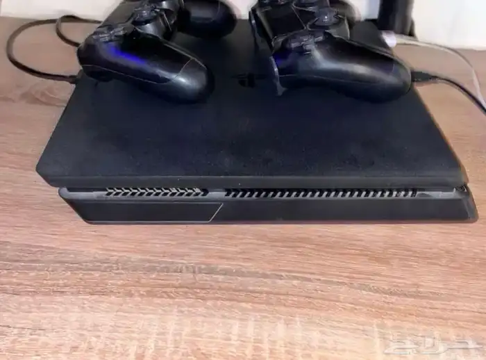 سوني 4 للبيع مع دركسون وقير بكامل اغراضه 2