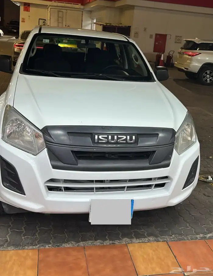 ايجارسيزو 2022ديزل غمارتين قير عادي 3 الاف   اجار تامين شامل 0