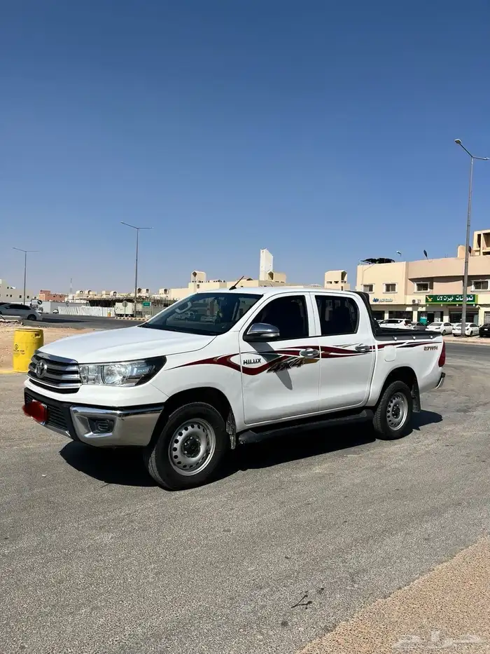 للبيع هايلوكس دبل بنزين على الشرط 0