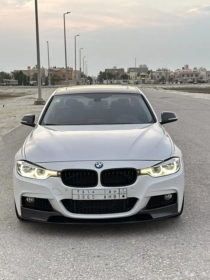بي أم دبليو 320i 2