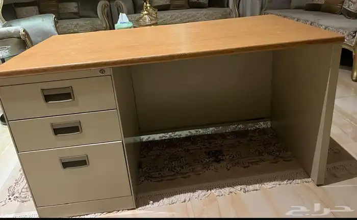 طاولة مكتبية 1