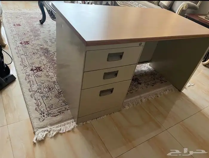 طاولة مكتبية 2