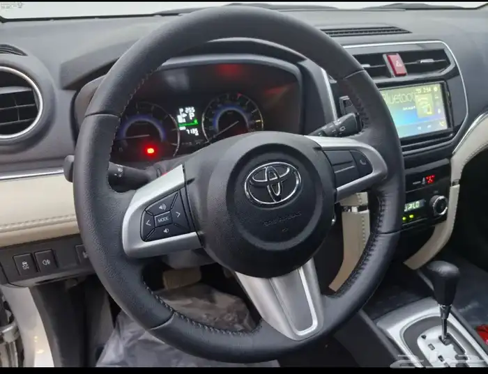 سيارة تويوتا للبيع 4