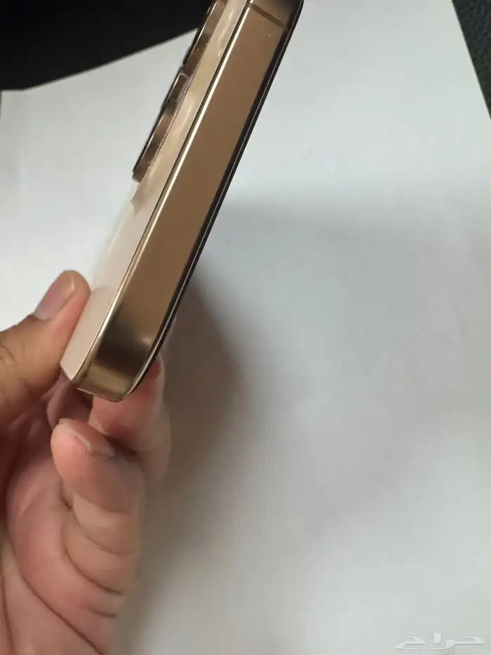 ايفون 16 برو ماكس ذهبي 9