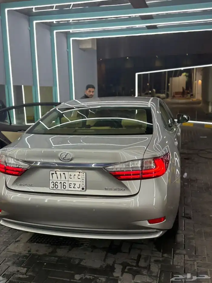 لكزس ES250 موديل 2016 عبداللطيف جميل المفتاحين موجدين مالك2 0