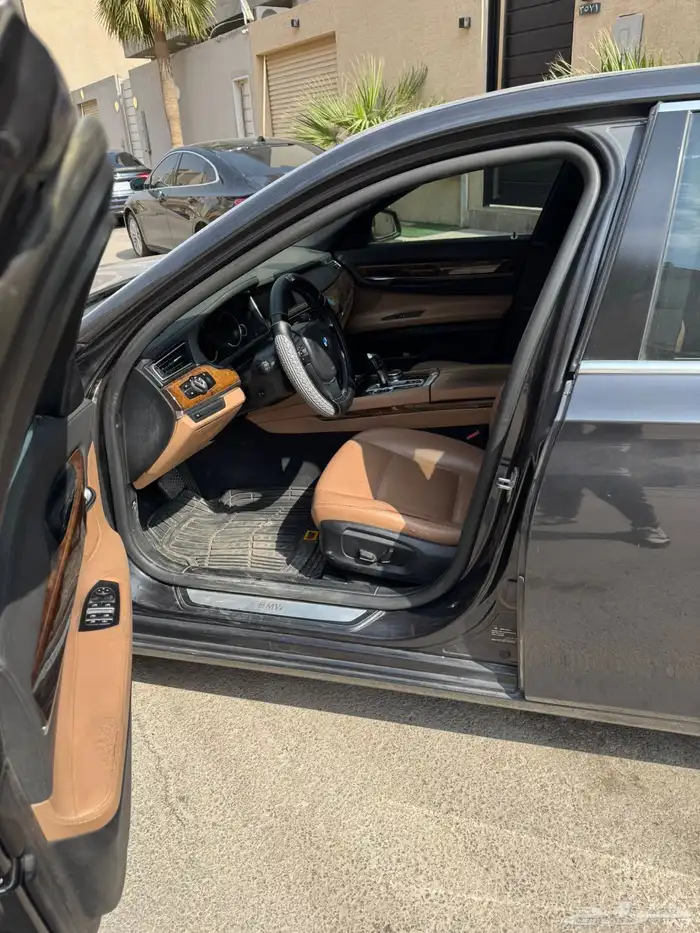 BMW الفئة السابعة 730 فل سنة 2015 12