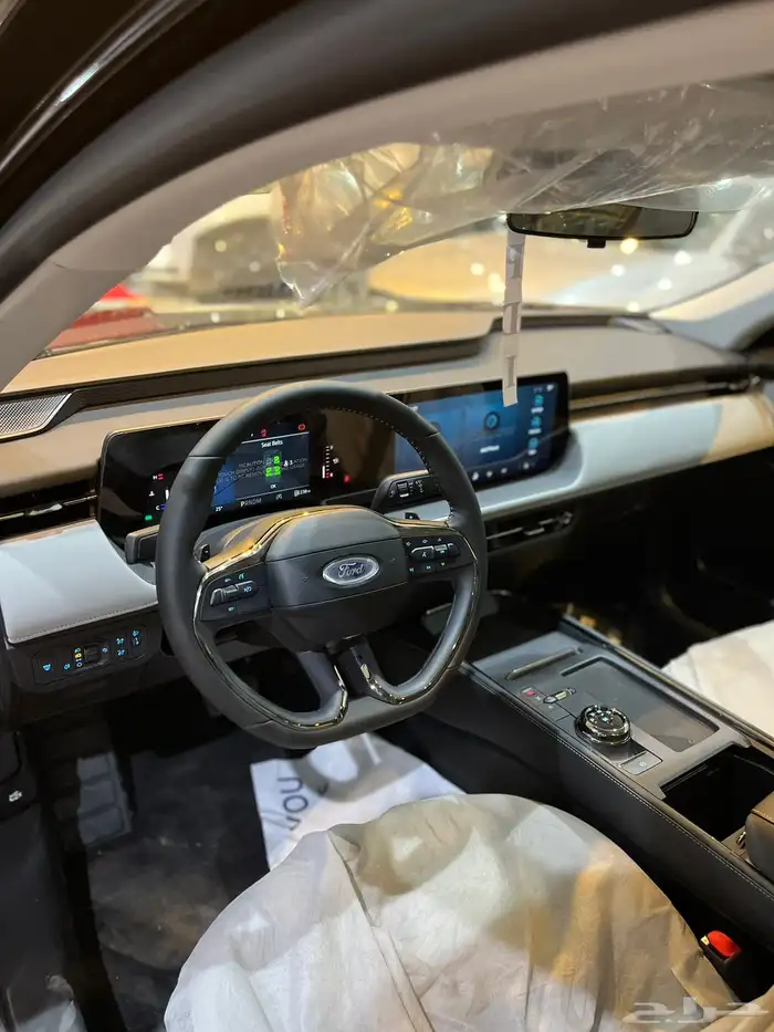 فورد تورس امبيانتي 2026 بسعر 121000 شامل الضريبه 10