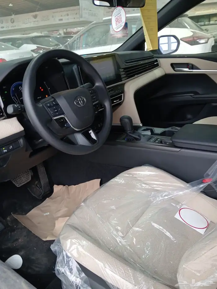 تويوتا كامري E هايبرد 2025. كاش دفعتين اقساط 7