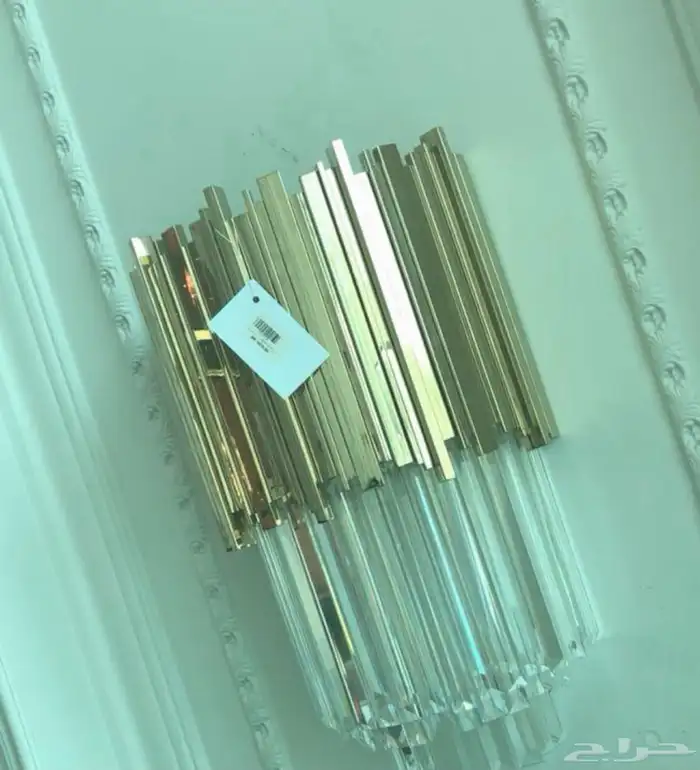 2 أناره جداريه باللون الذهبي و الكريستالات 0