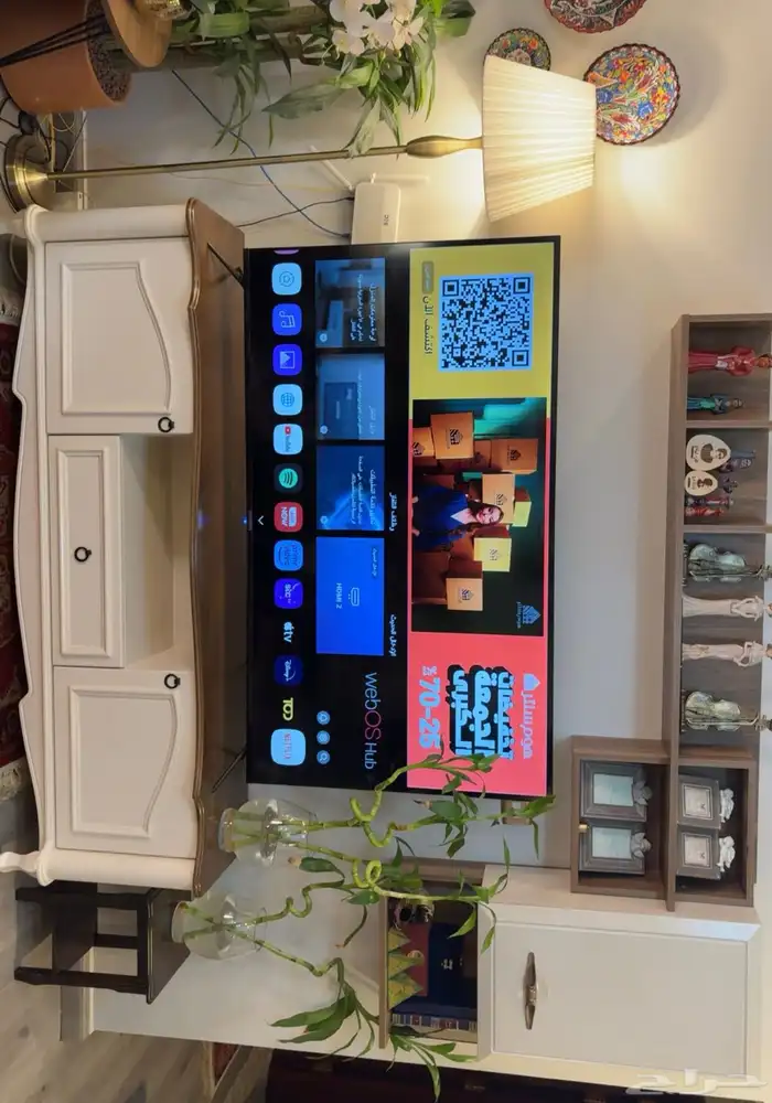 طاولة تلفزيون مع رف علوي للبيع 0