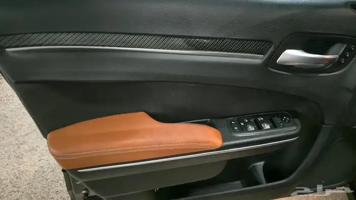 كرايزلر c300 SRT 26