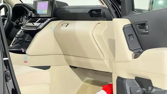 تويوتا لاندكروزر GX.R.2025هدد تنفس طبيعي خليجي بنزين 8