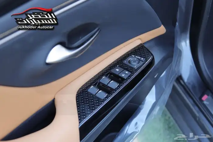 لكزس ES 300 AH 2025 - لدى شركة عبدالمجيد الخضر 12