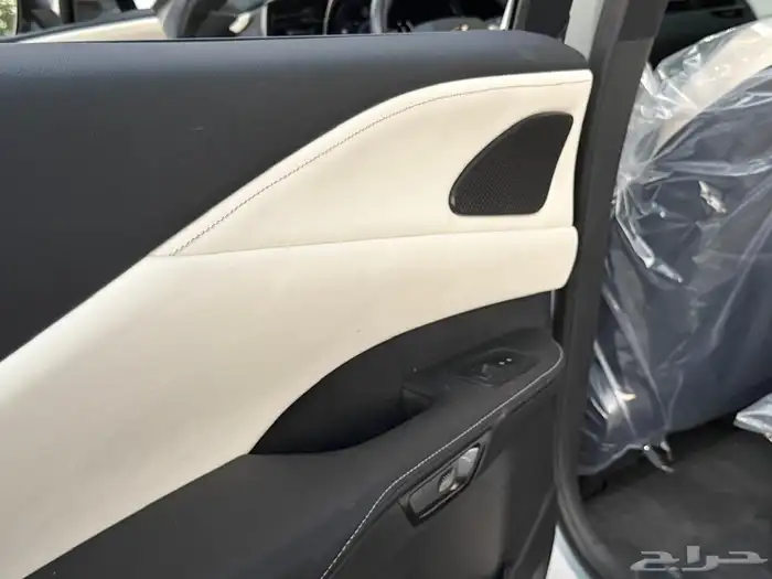 لكزس RX 350h 2024 ( بحالة الوكالة ) 34