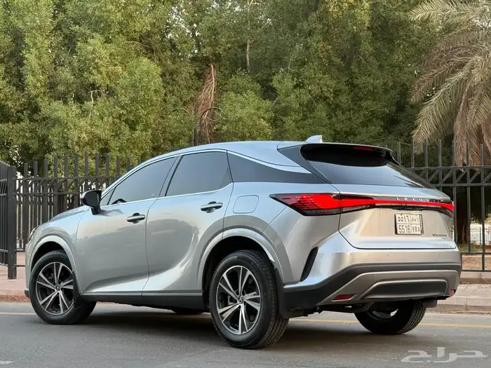 لكزس RX 350h 2024 ( بحالة الوكالة ) 12