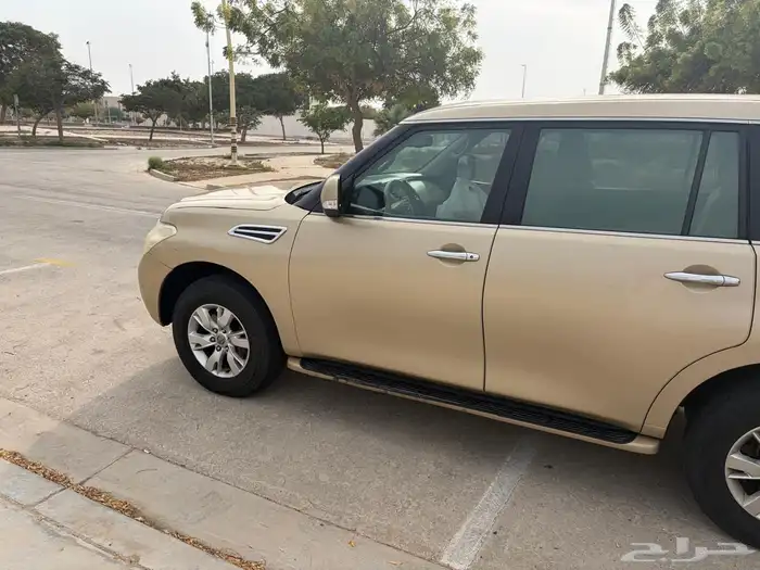 نيسان بلاتينيوم 2010 ذهبي 10