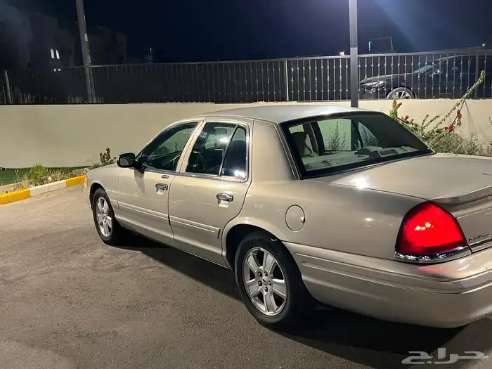 فورد كراون فكتوريا ( مالك واحد ) 4