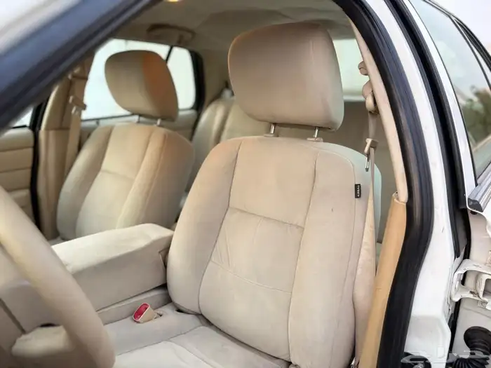 فورد فكتوريا 2012 نظيف 14